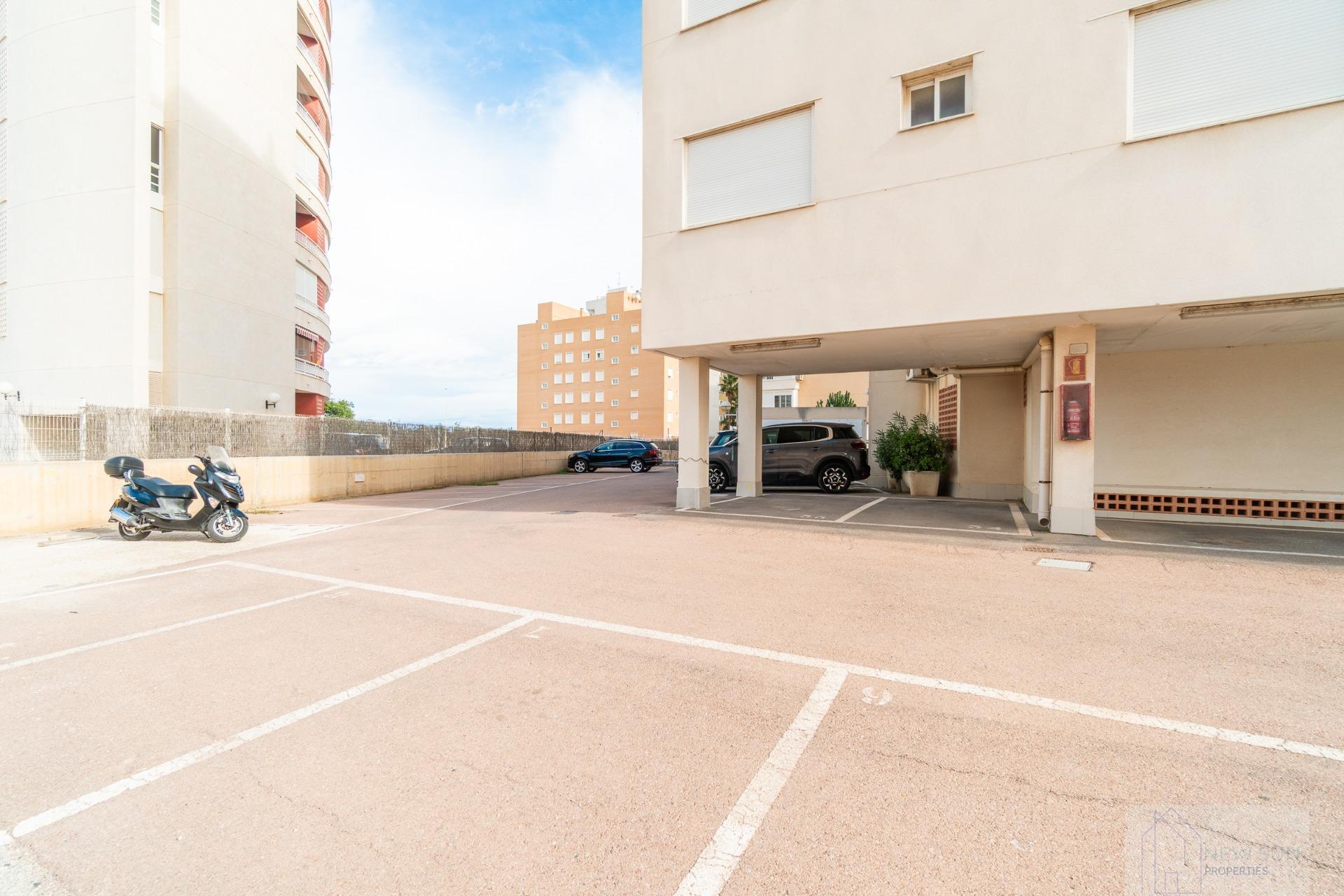 For sale of apartment in Guardamar del Segura