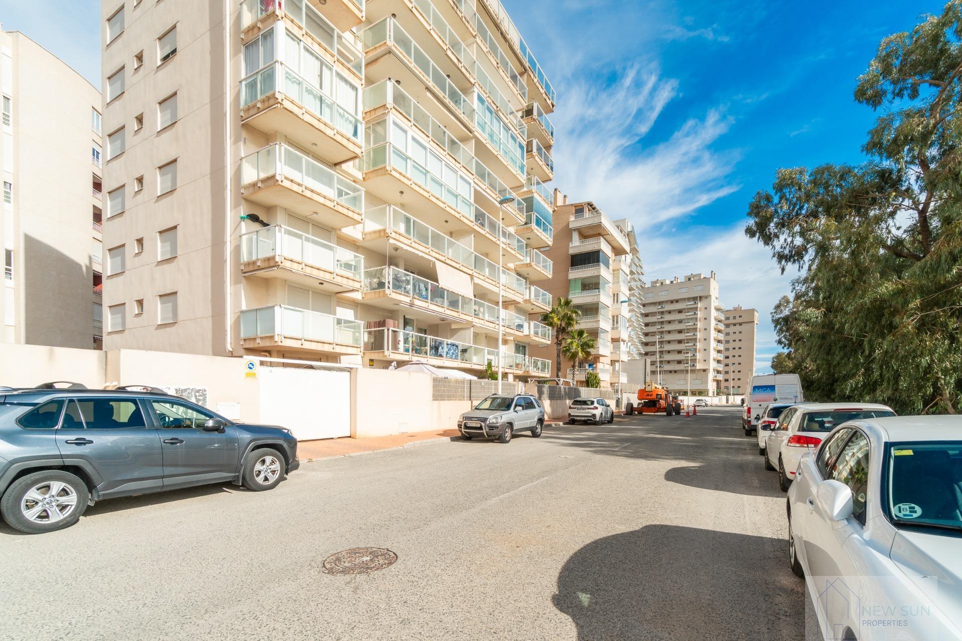 For sale of apartment in Guardamar del Segura