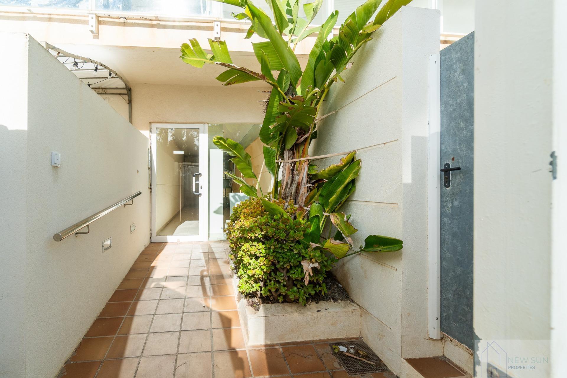 For sale of apartment in Guardamar del Segura