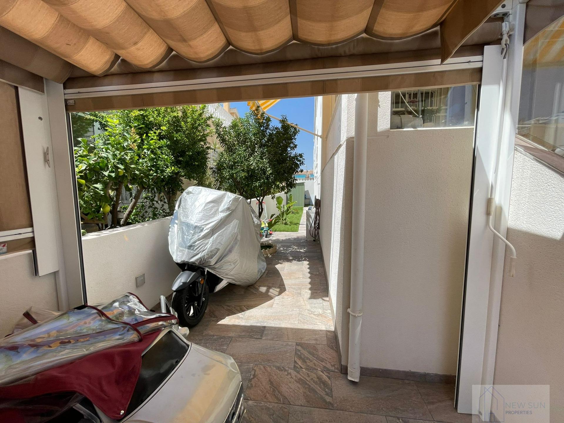 For sale of house in Orihuela Costa