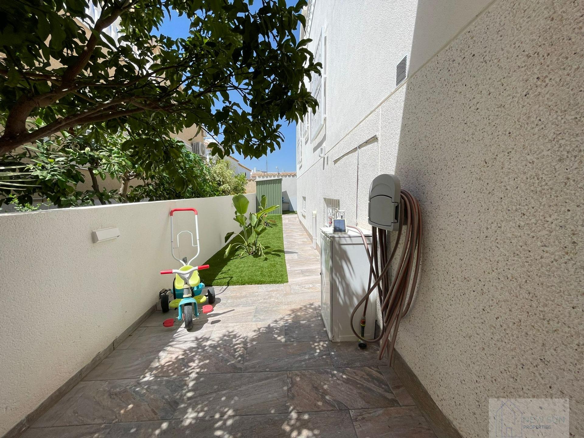 For sale of house in Orihuela Costa