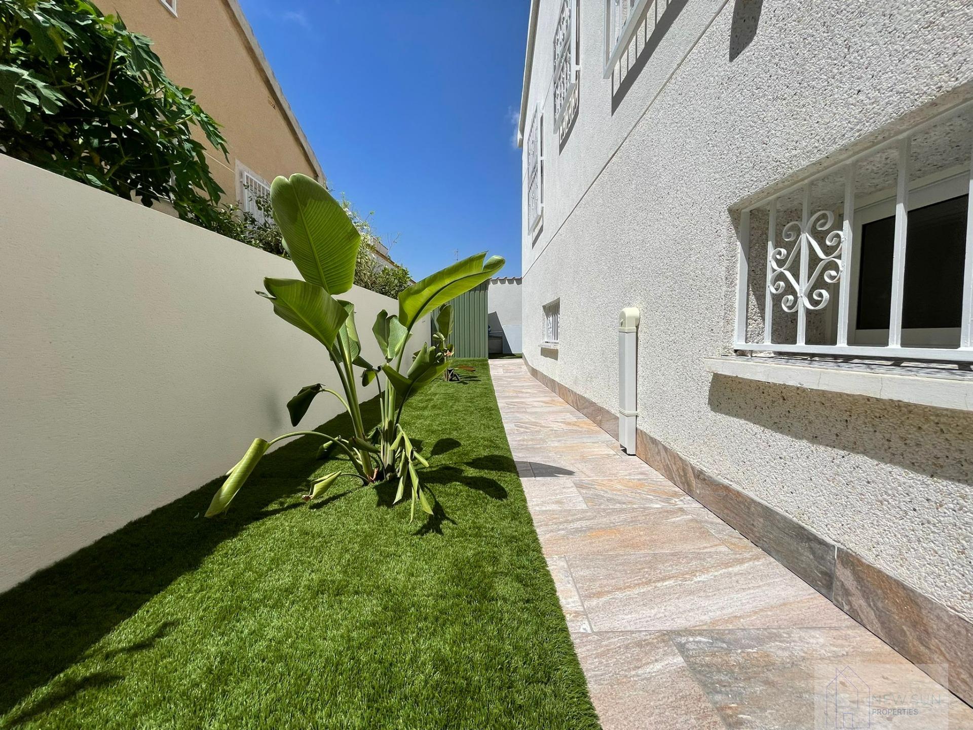 For sale of house in Orihuela Costa