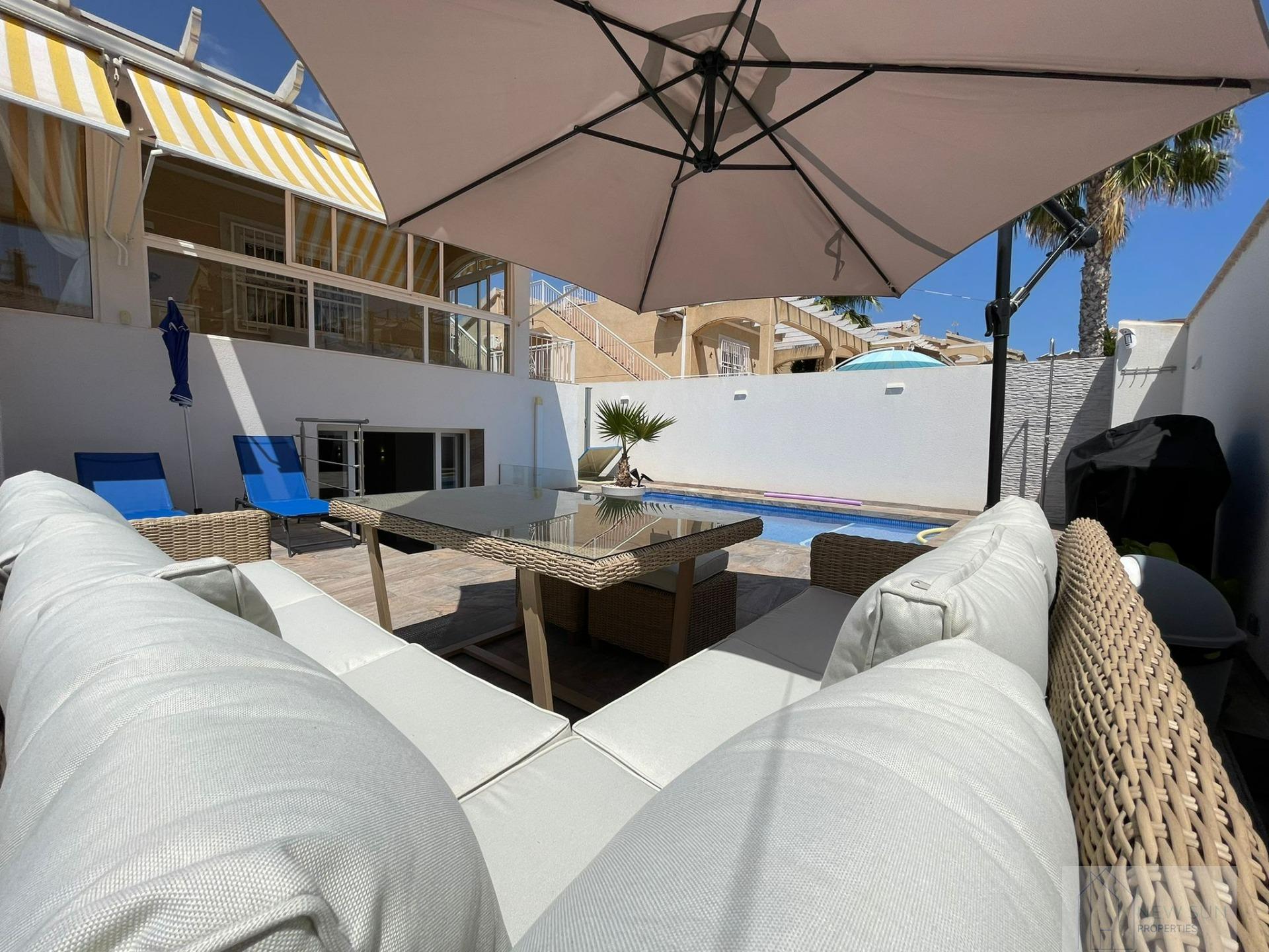 For sale of house in Orihuela Costa