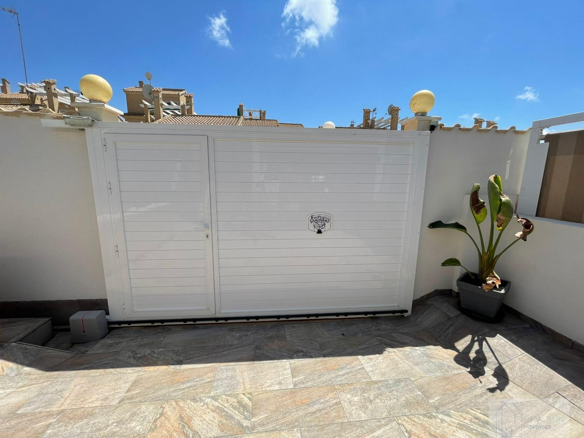 For sale of house in Orihuela Costa