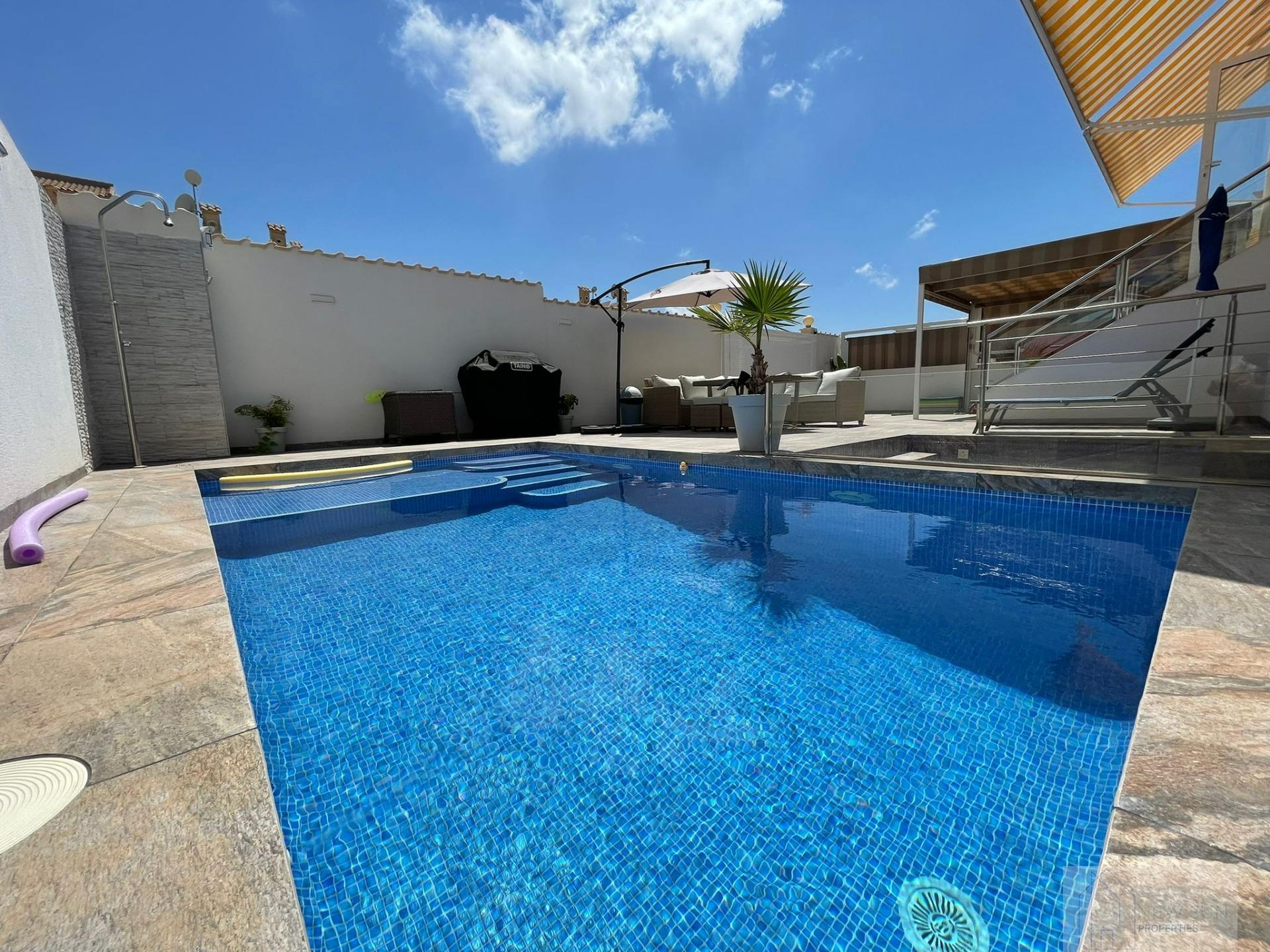 For sale of house in Orihuela Costa
