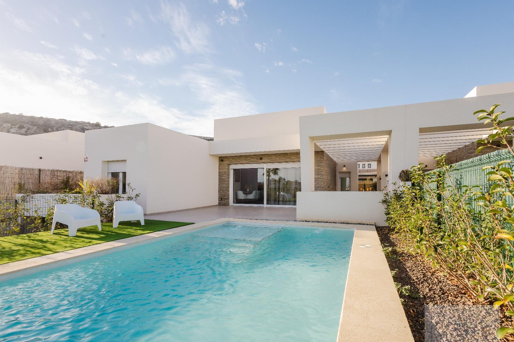 For sale of villa in Algorfa