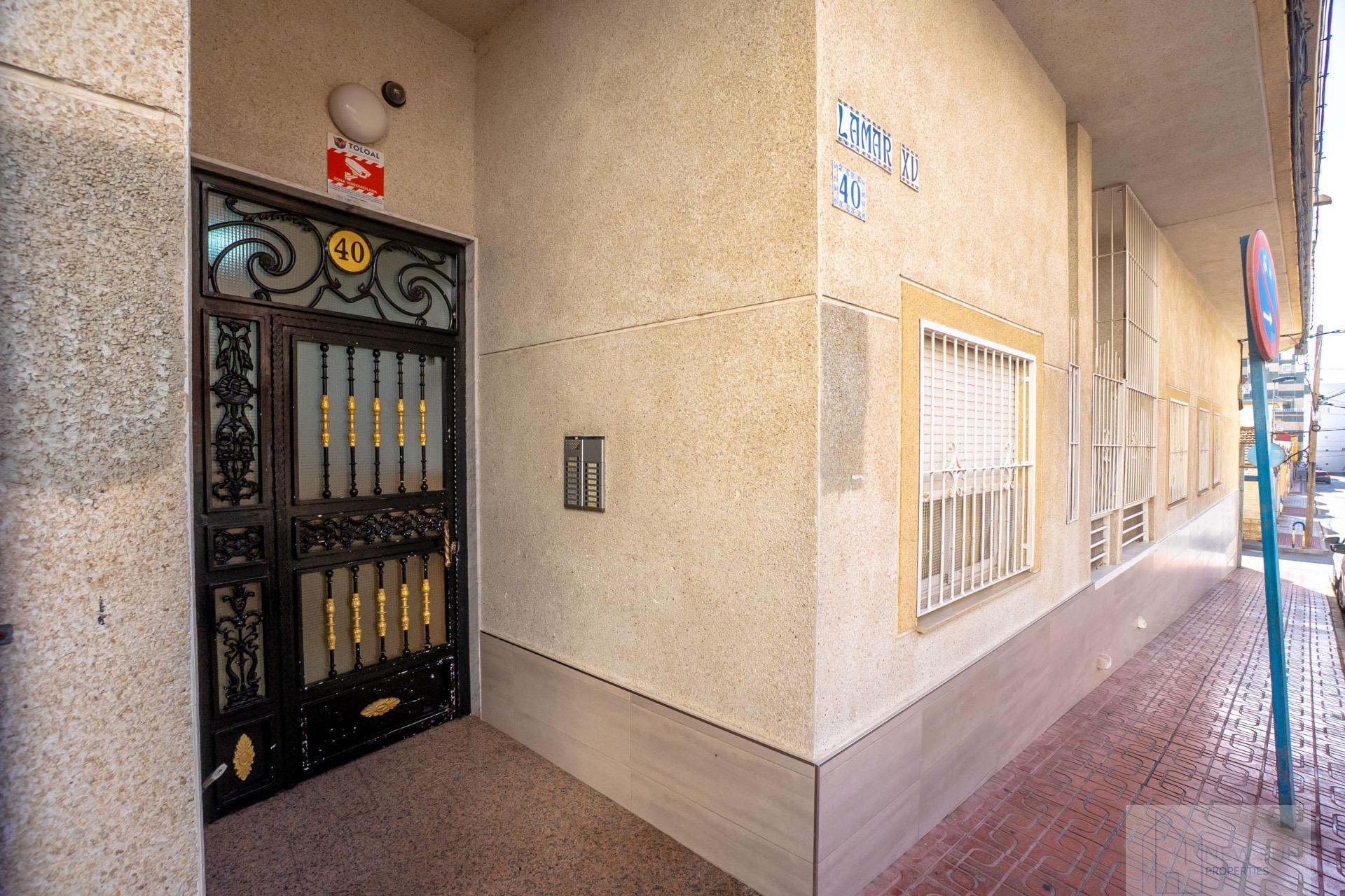 For sale of penthouse in Torrevieja