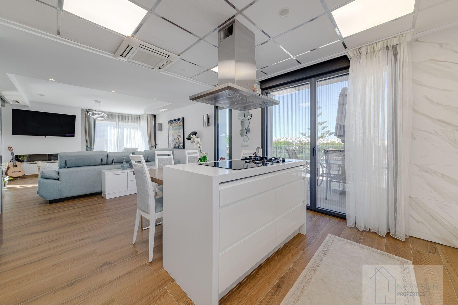 For sale of villa in Torrevieja