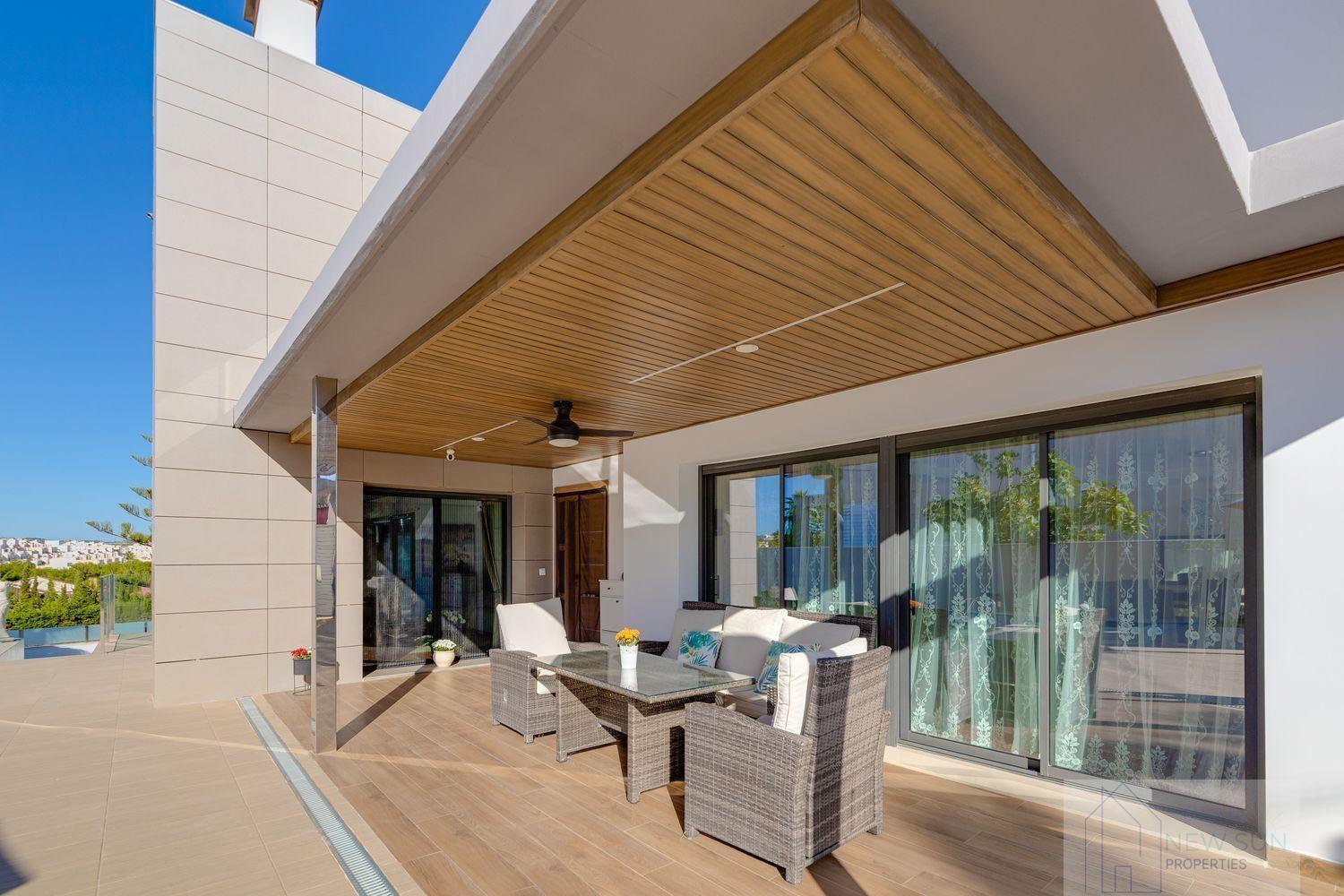 For sale of villa in Torrevieja