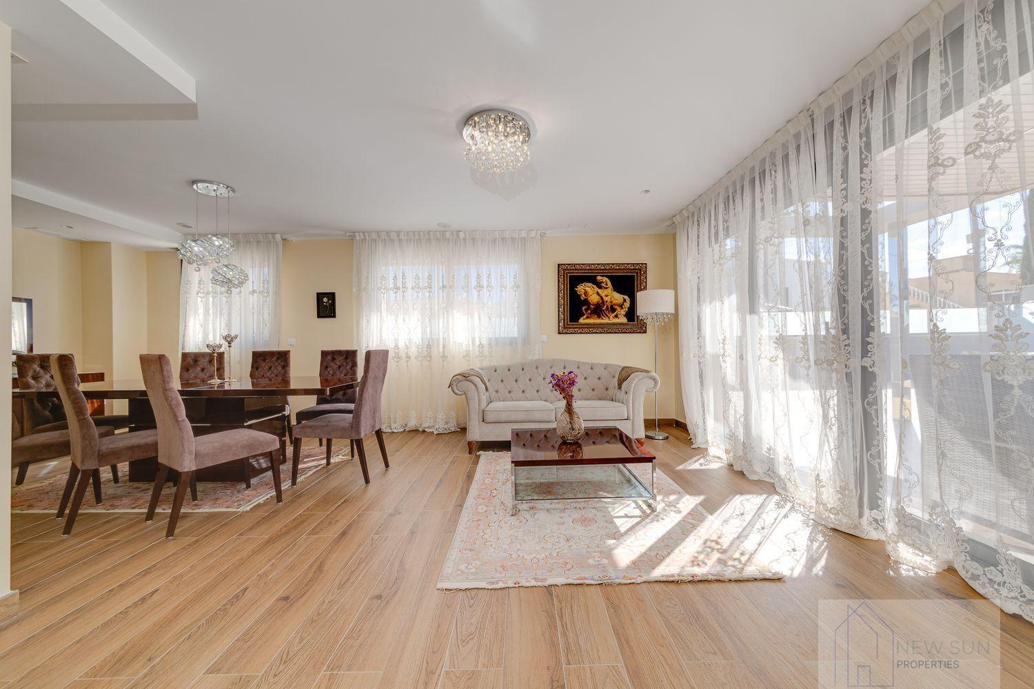 For sale of villa in Torrevieja