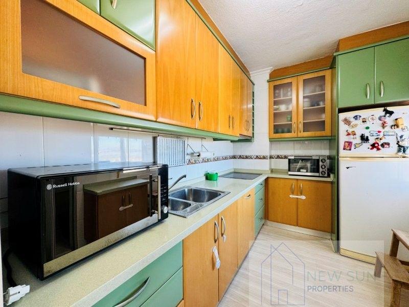 For sale of penthouse in Guardamar del Segura