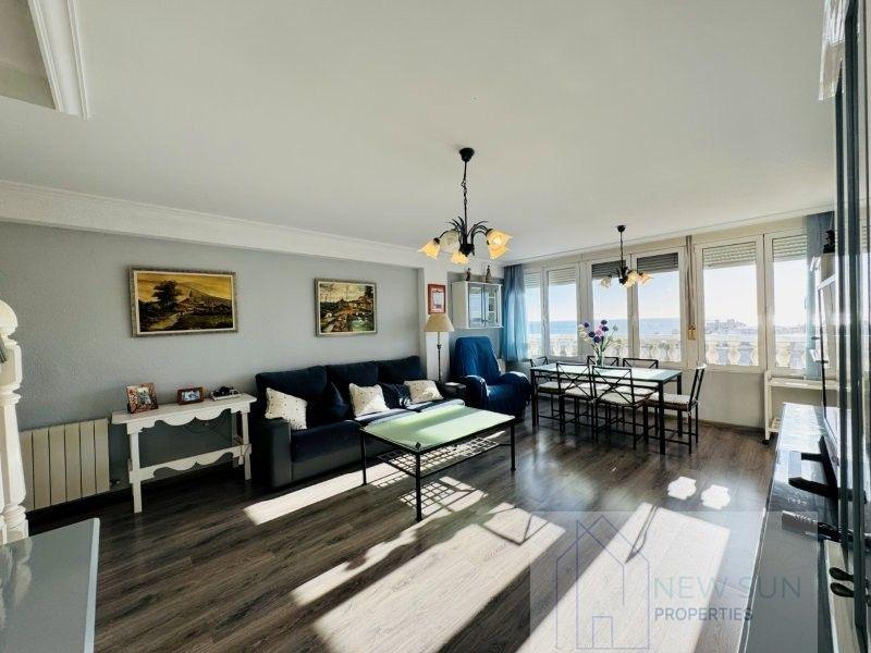 For sale of penthouse in Guardamar del Segura