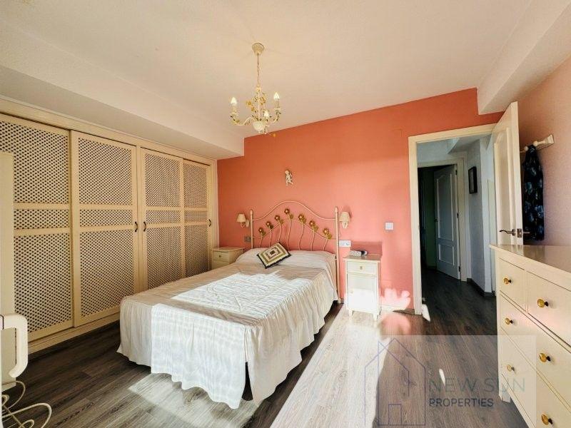 For sale of penthouse in Guardamar del Segura