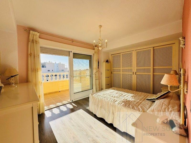 For sale of penthouse in Guardamar del Segura