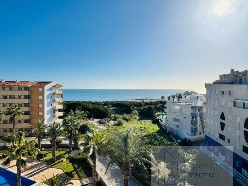 For sale of penthouse in Guardamar del Segura