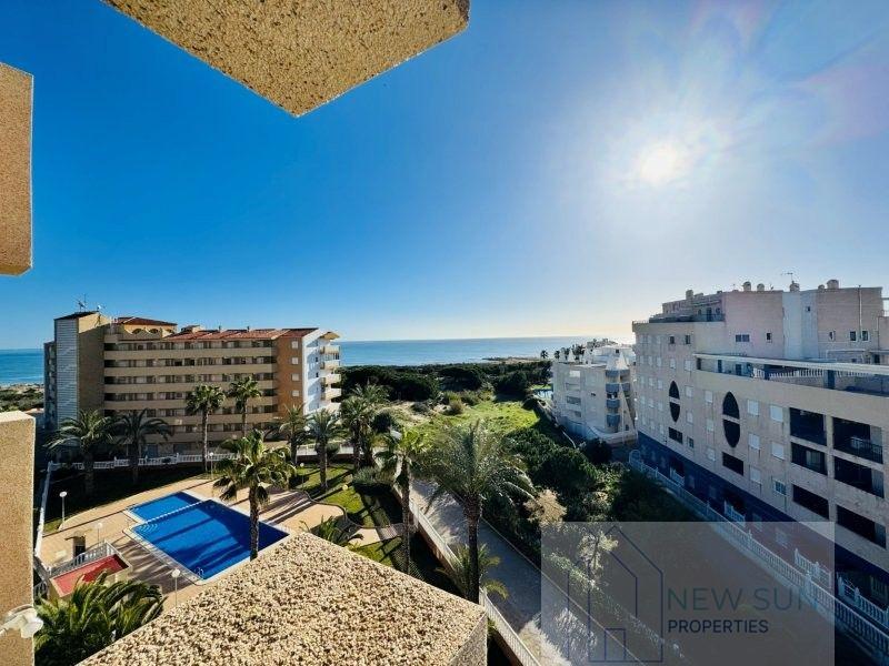 For sale of penthouse in Guardamar del Segura