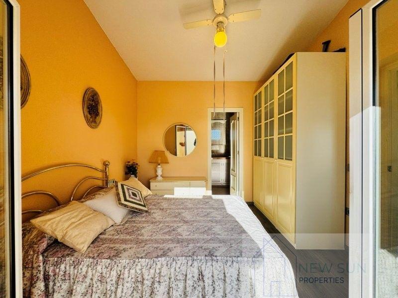 For sale of penthouse in Guardamar del Segura