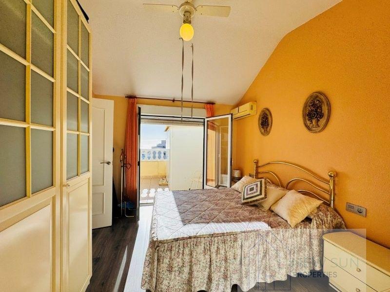 For sale of penthouse in Guardamar del Segura