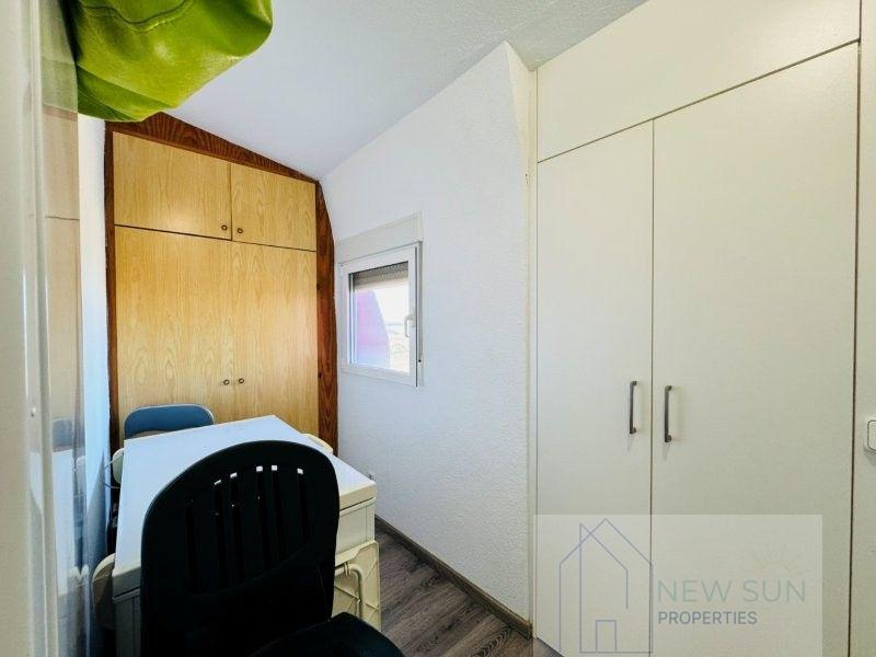 For sale of penthouse in Guardamar del Segura