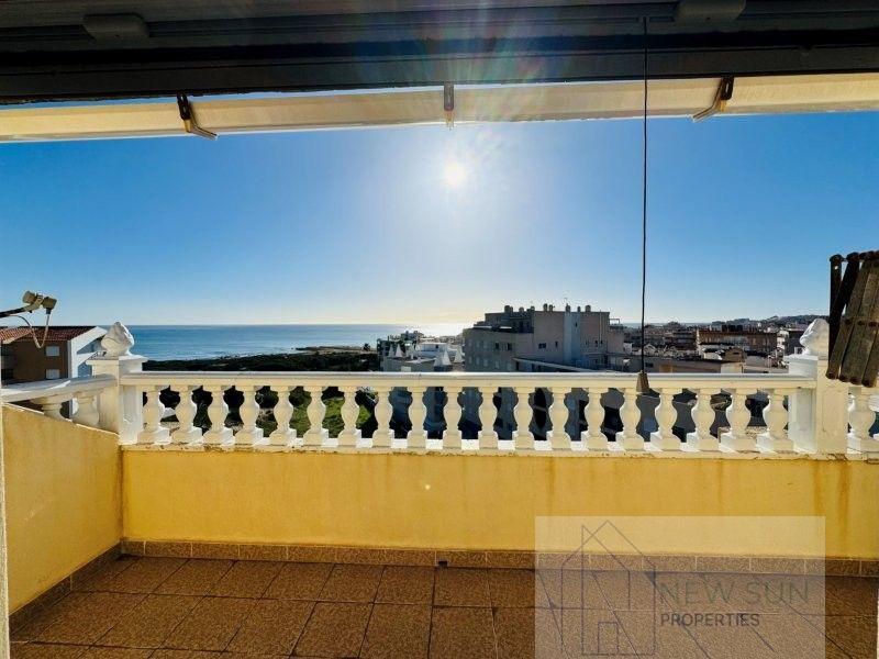For sale of penthouse in Guardamar del Segura
