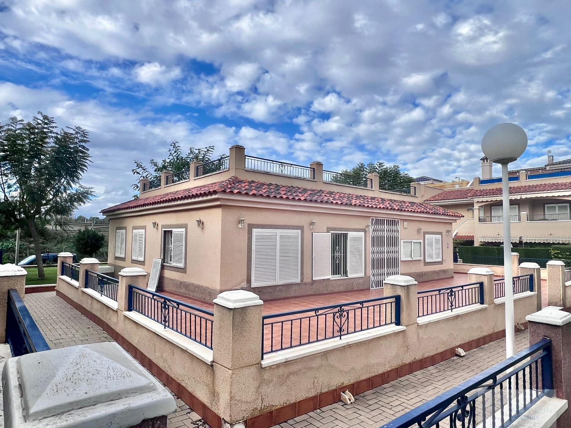 For sale of bungalow in Pilar de la Horadada