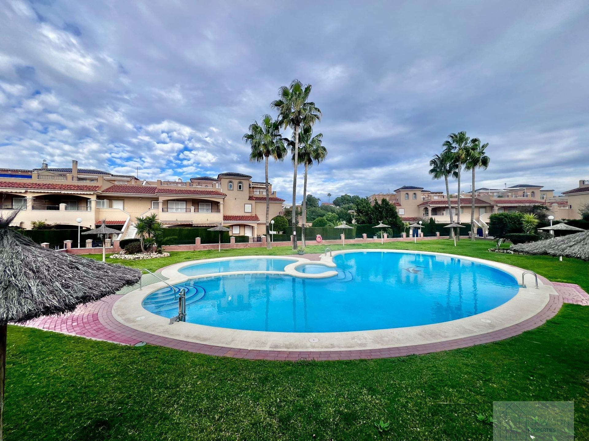 For sale of bungalow in Pilar de la Horadada