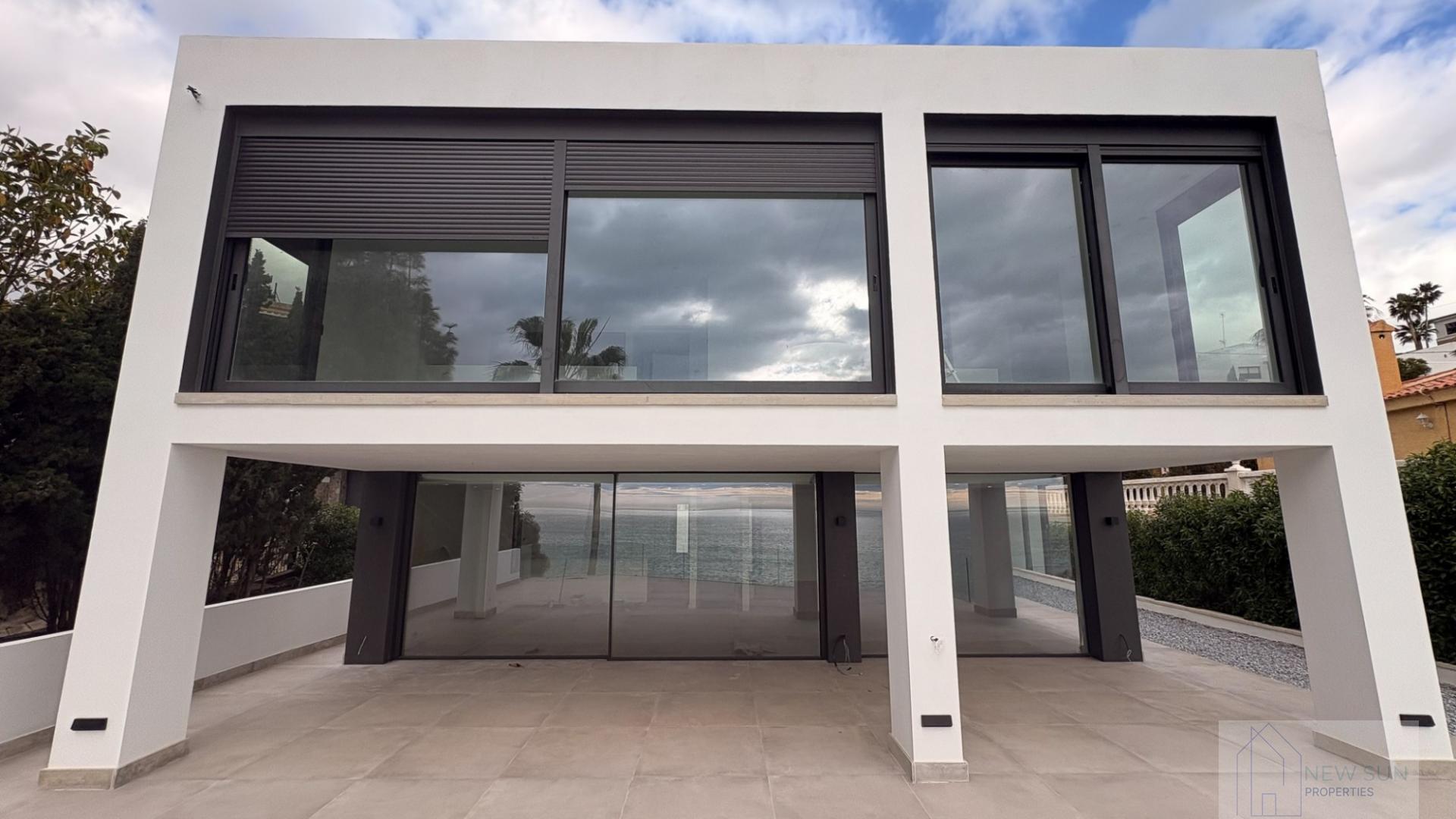 For sale of villa in El Campello