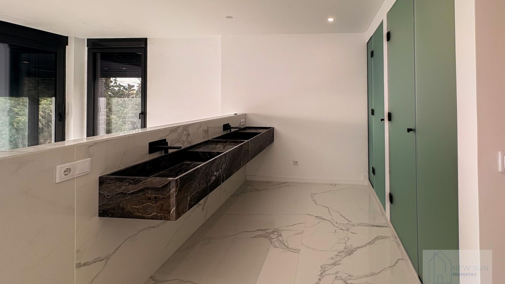 For sale of villa in El Campello