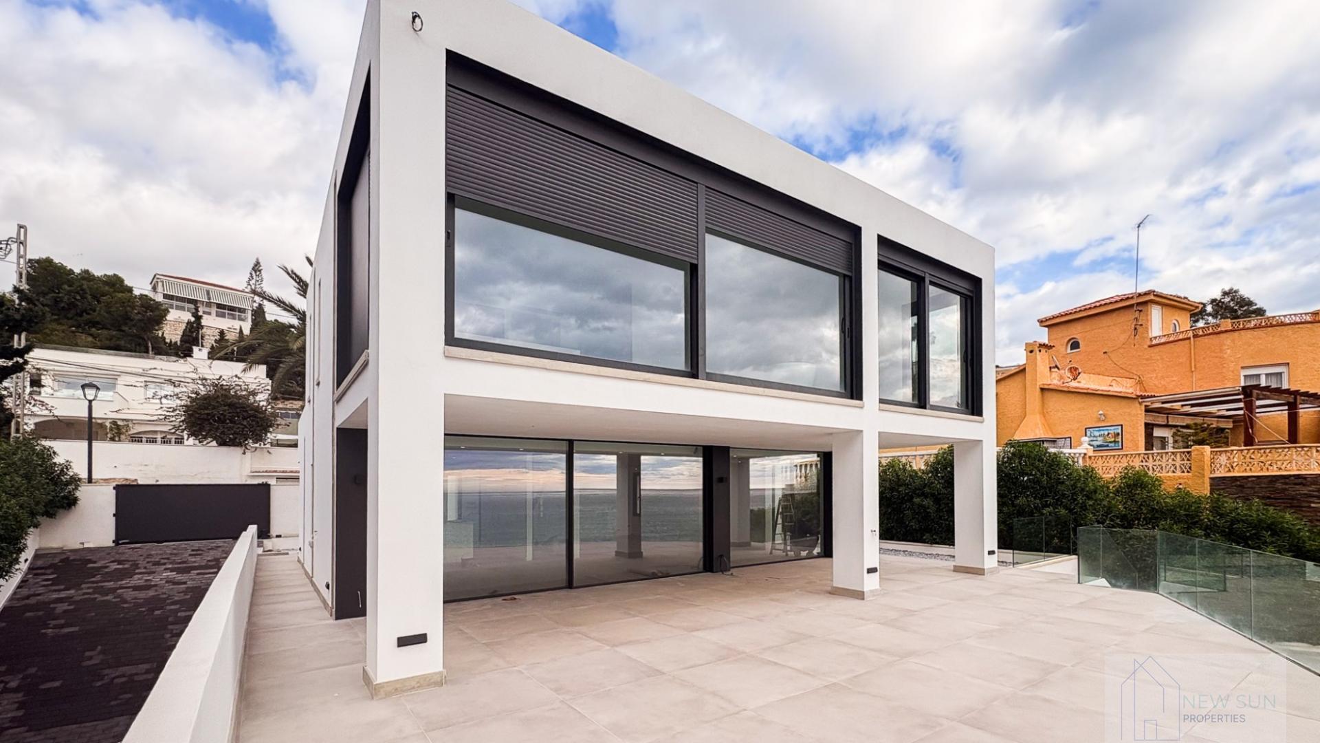 For sale of villa in El Campello