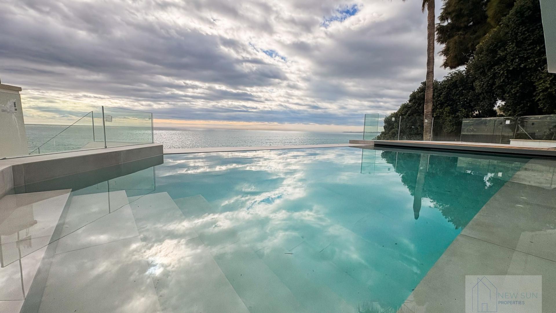 For sale of villa in El Campello