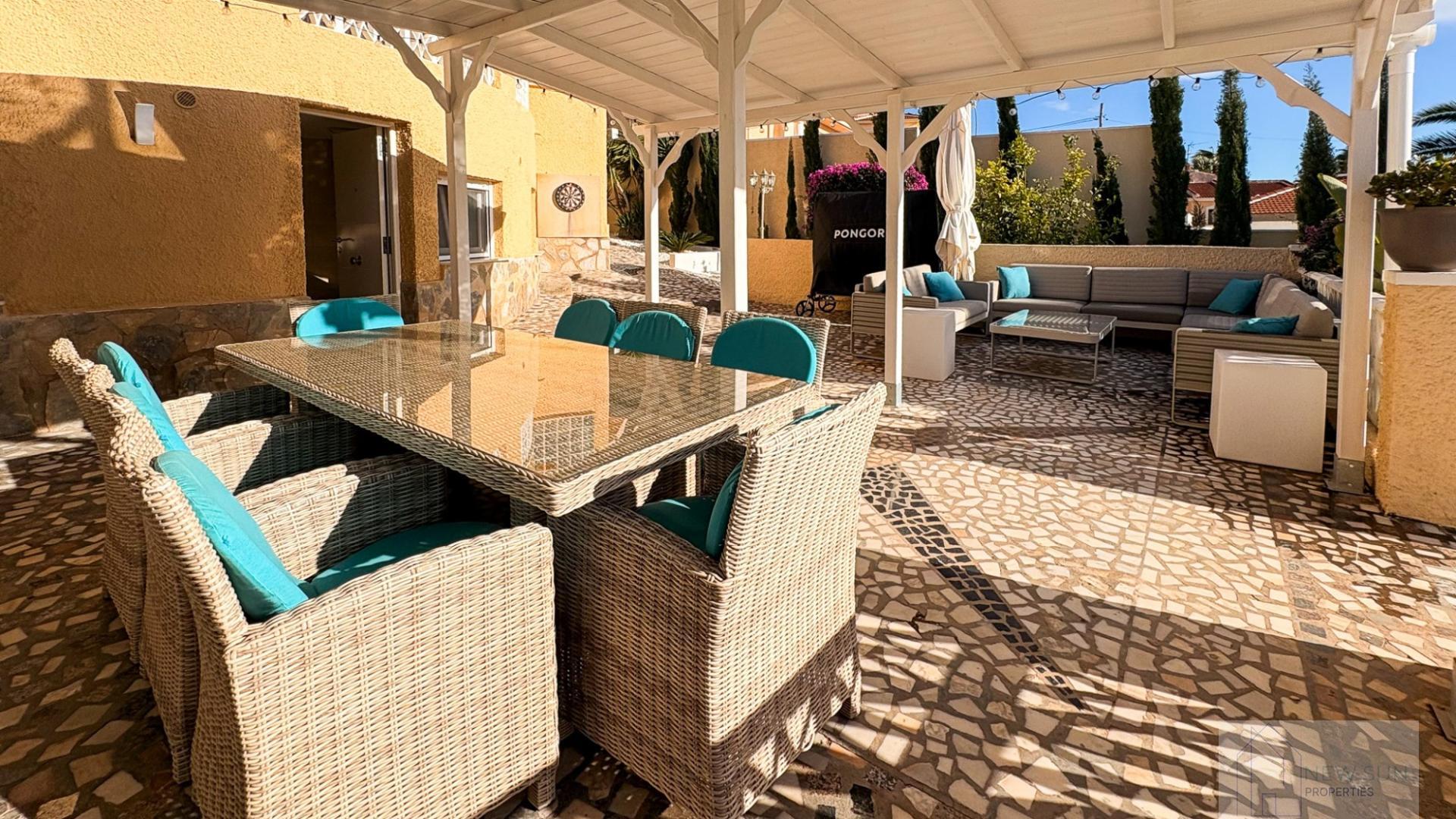 For sale of villa in Rojales