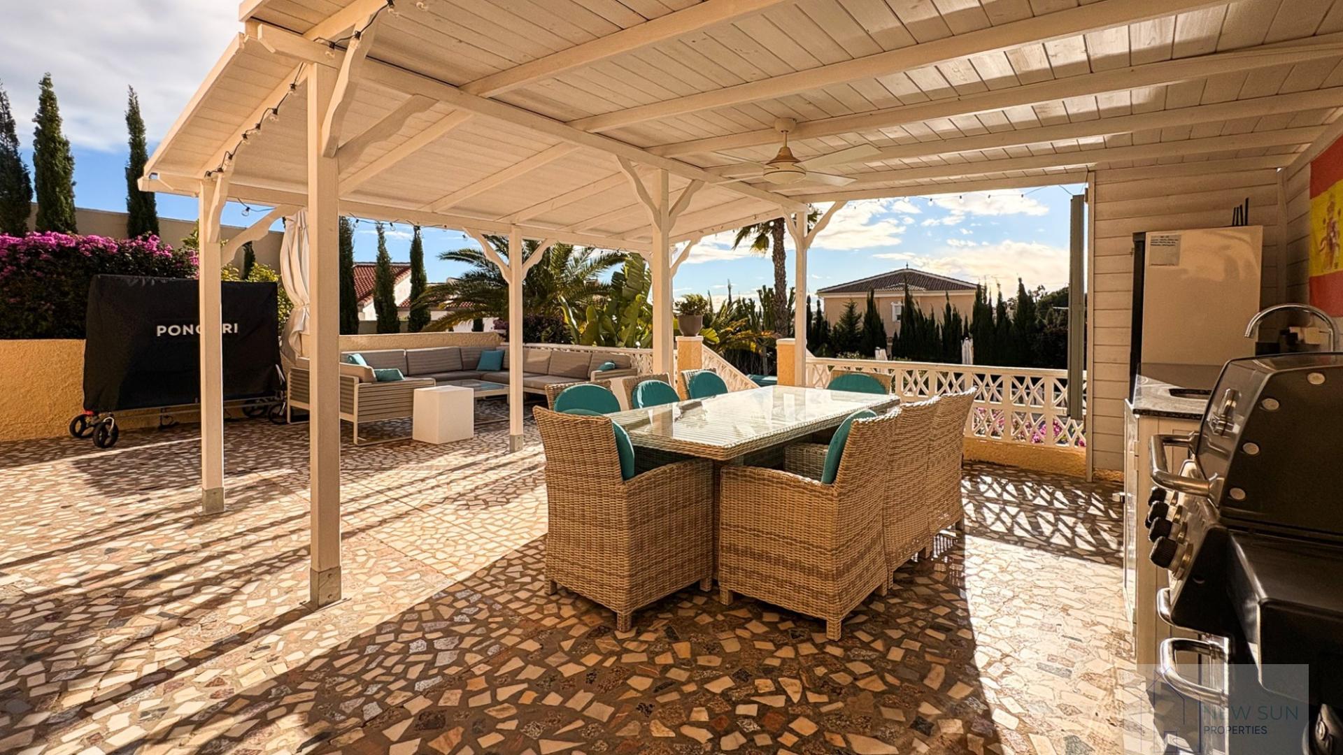 For sale of villa in Rojales