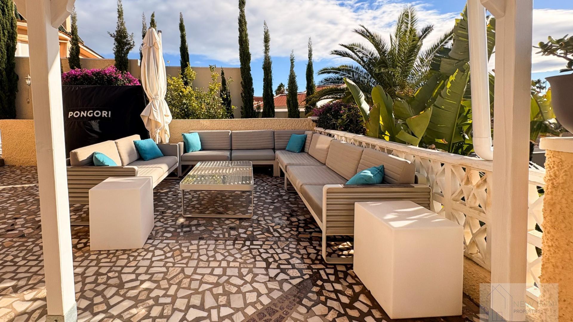 For sale of villa in Rojales