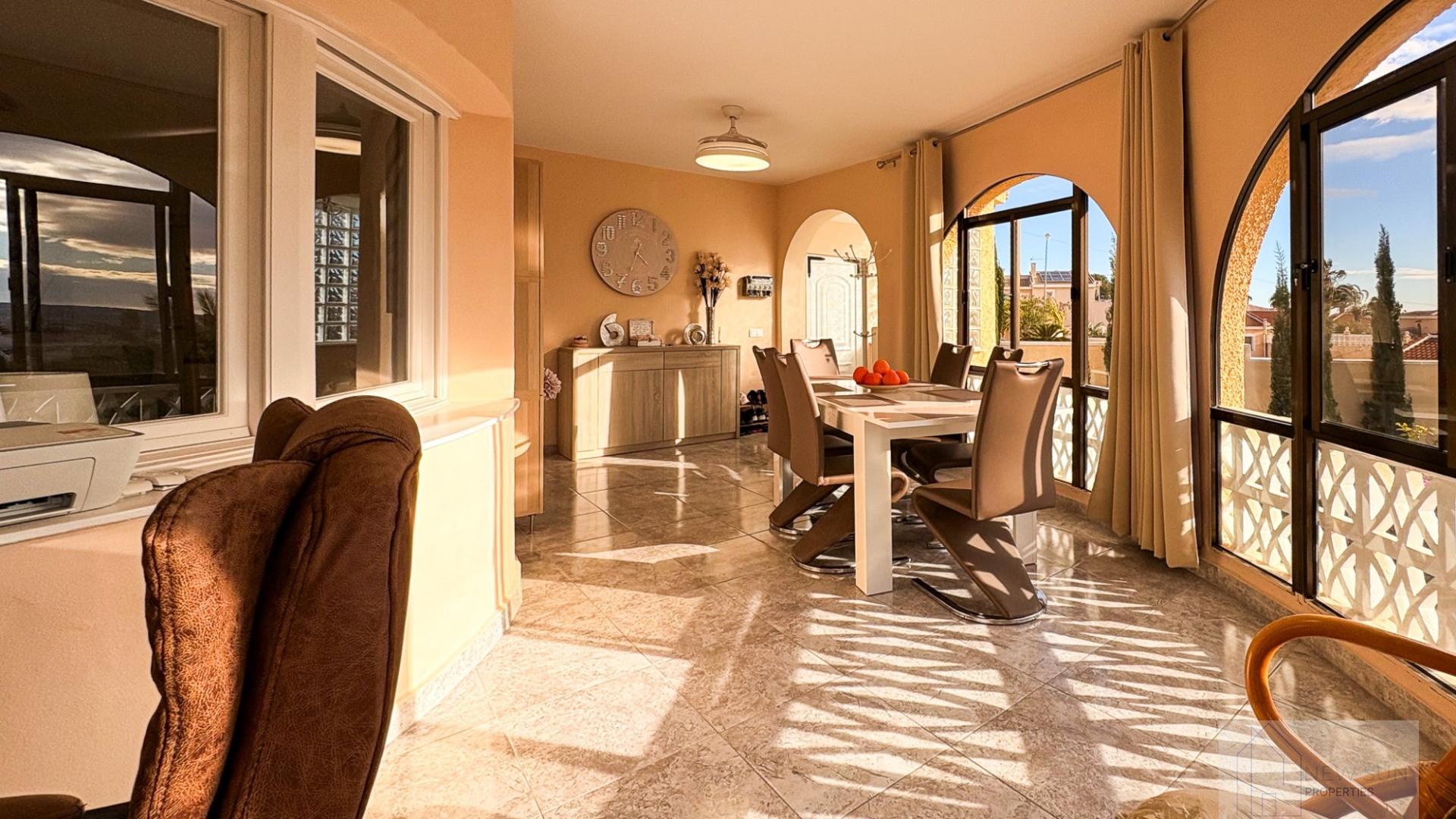 For sale of villa in Rojales