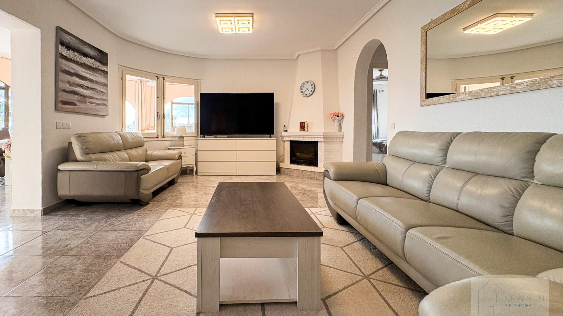 For sale of villa in Rojales