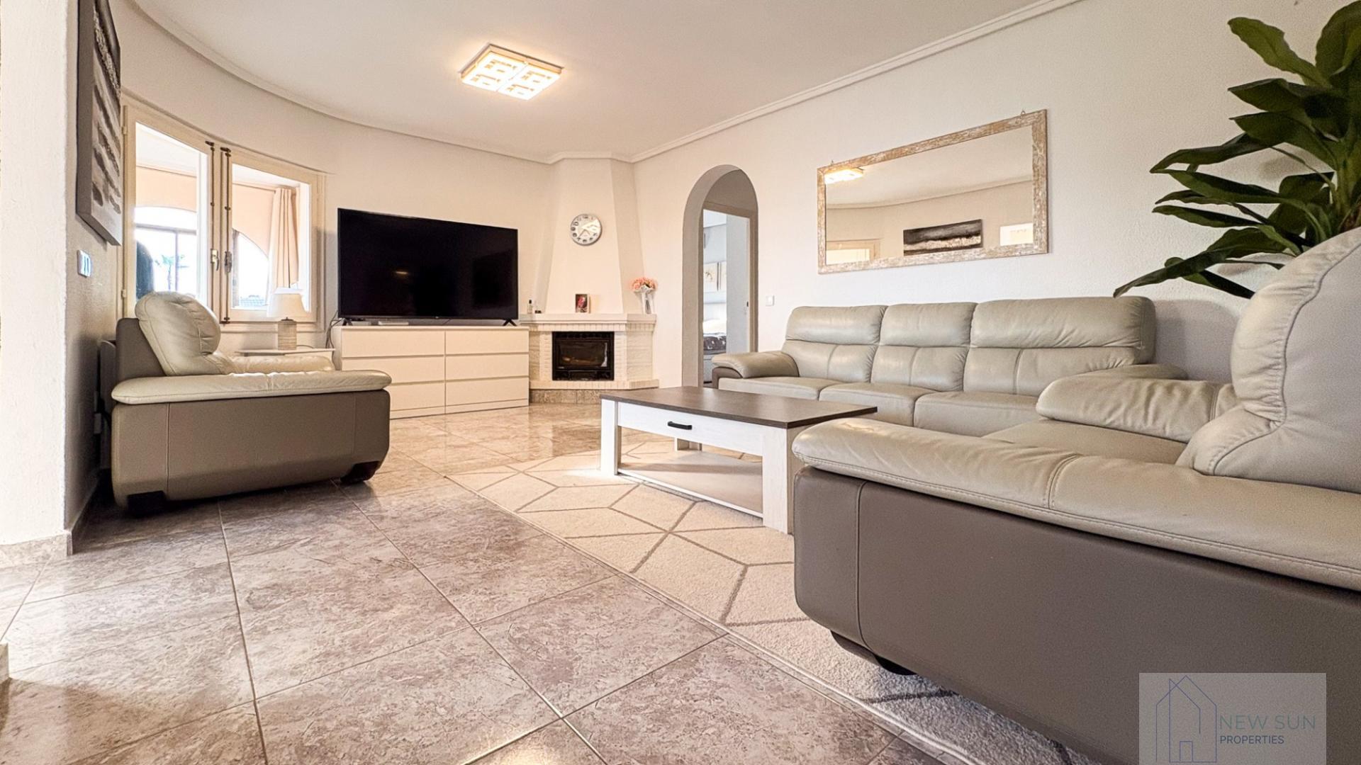 For sale of villa in Rojales