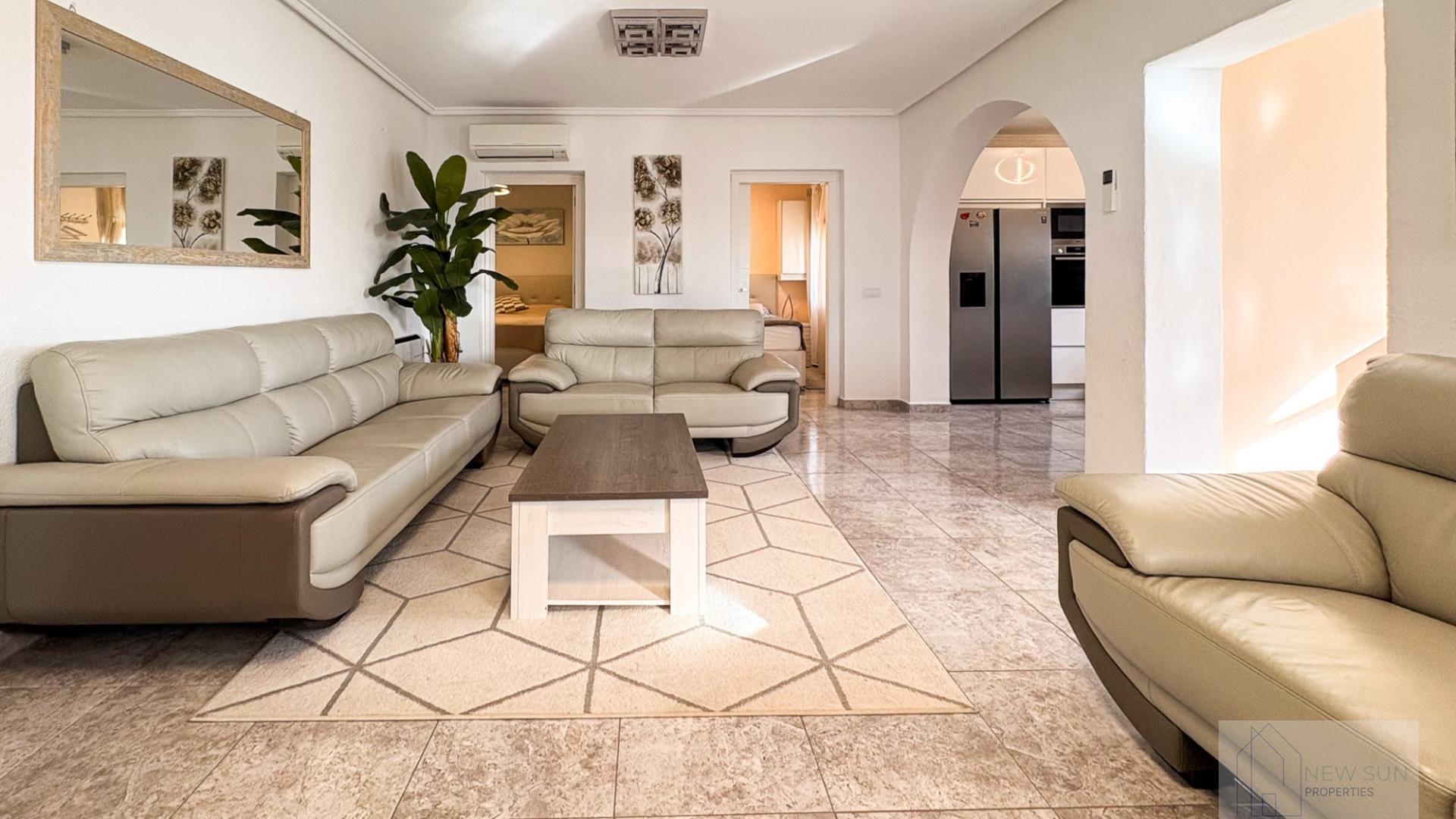 For sale of villa in Rojales