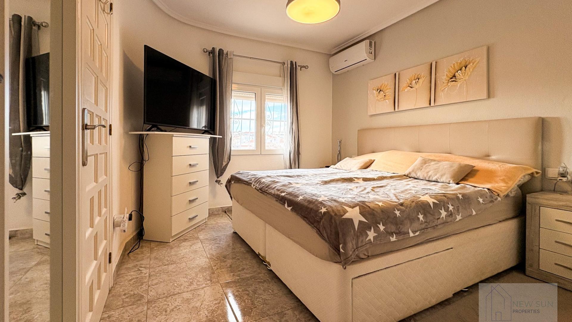 For sale of villa in Rojales