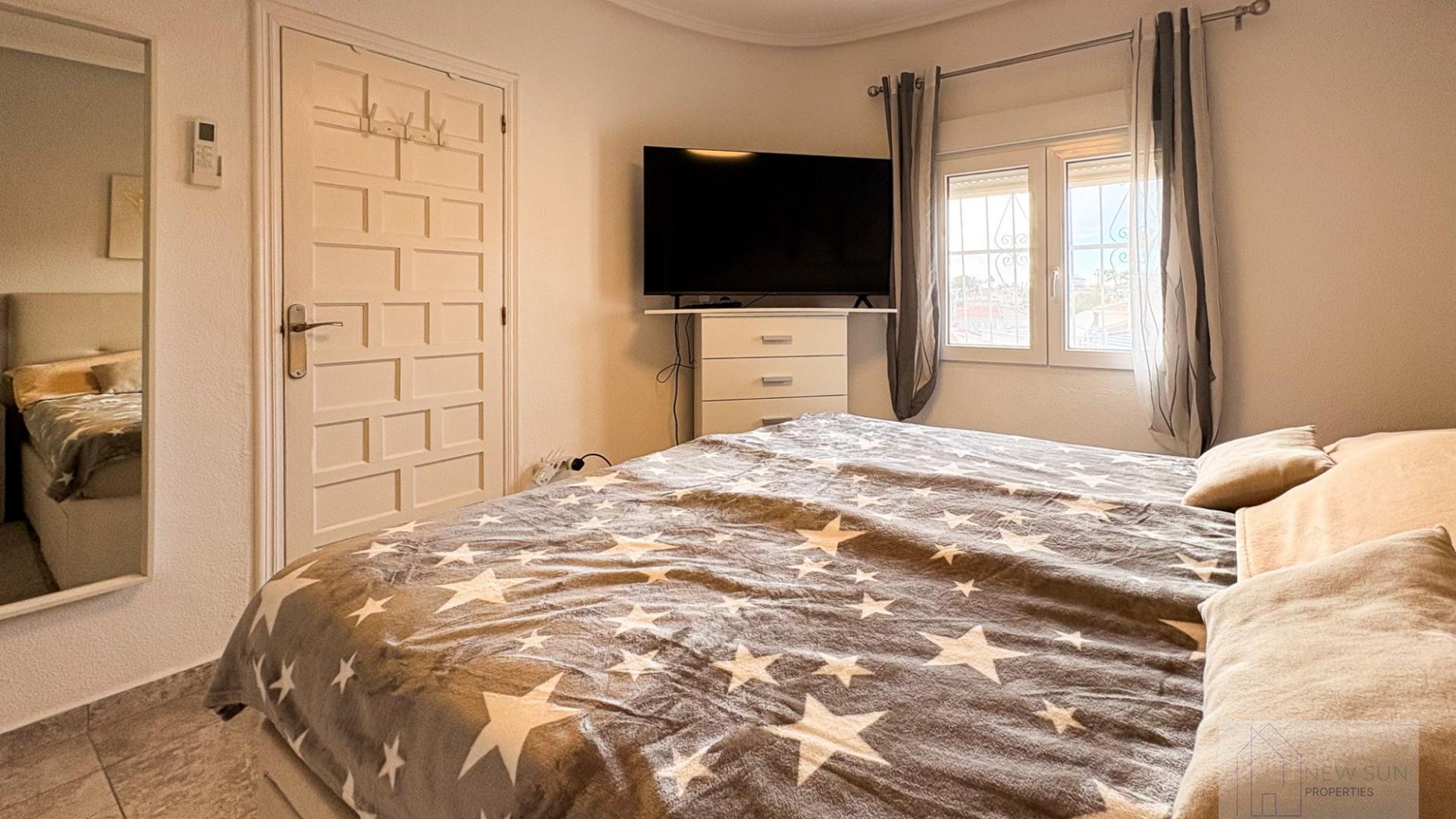 For sale of villa in Rojales