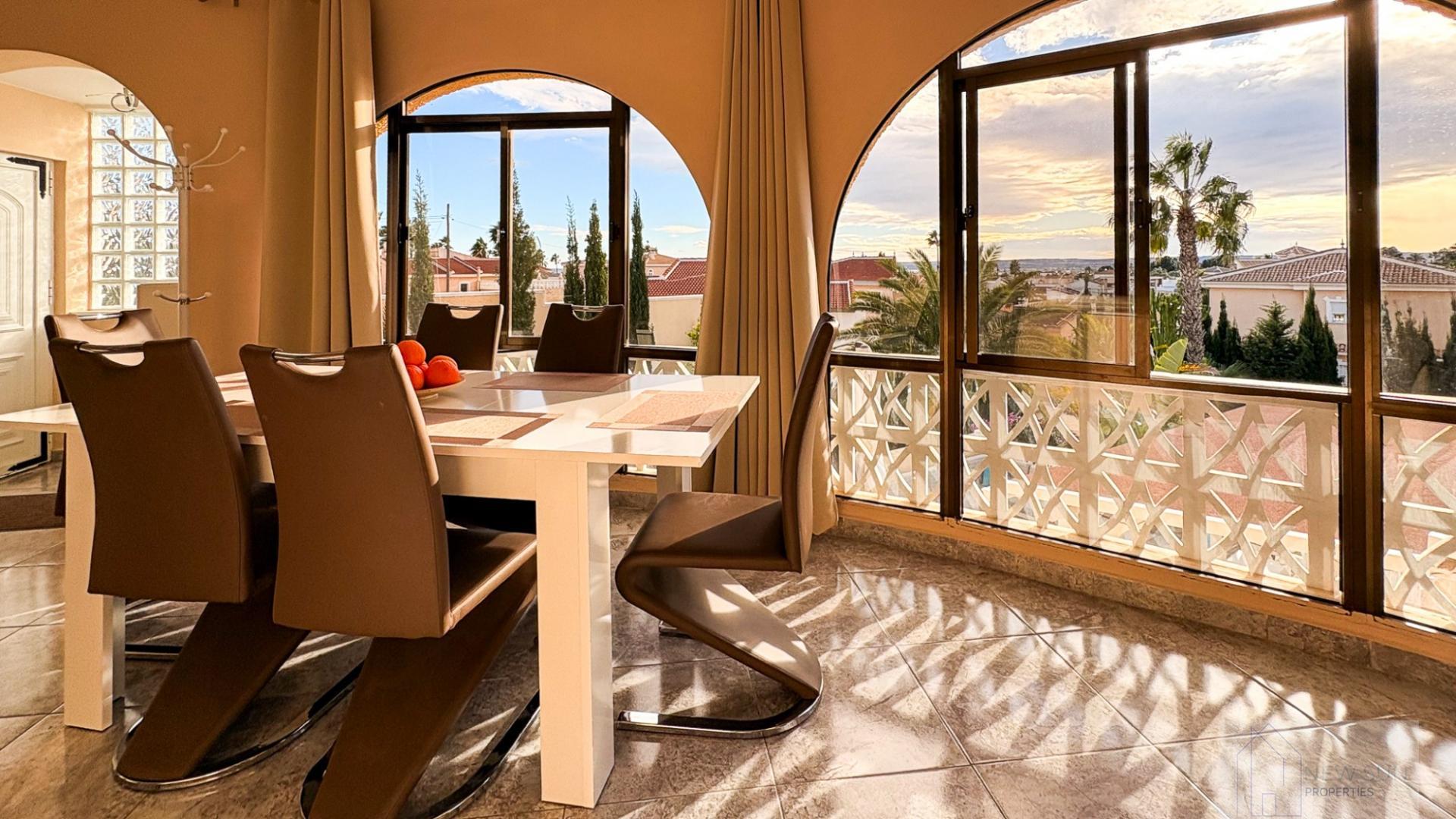 For sale of villa in Rojales