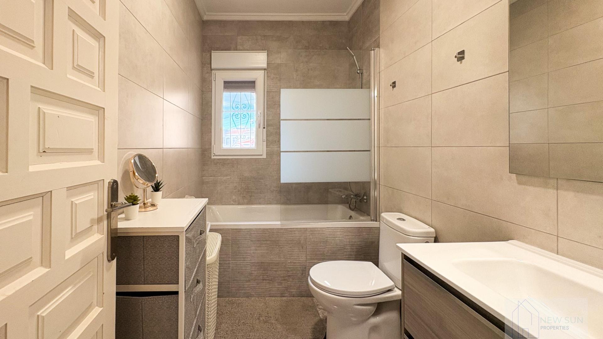 For sale of villa in Rojales