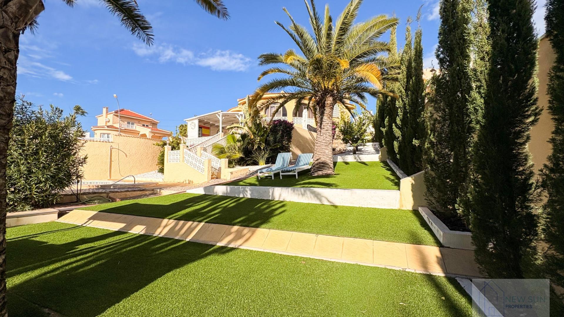 For sale of villa in Rojales