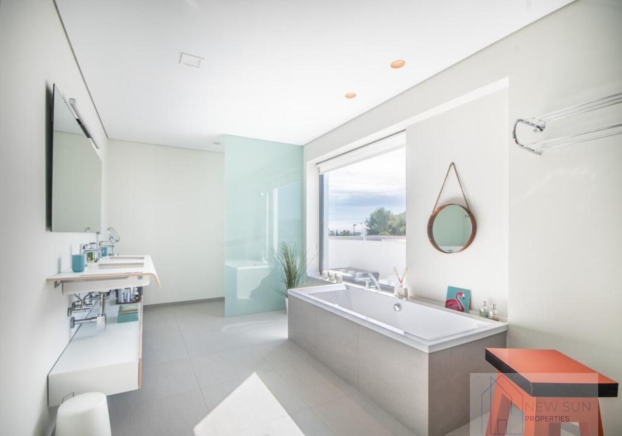 For sale of villa in Orihuela