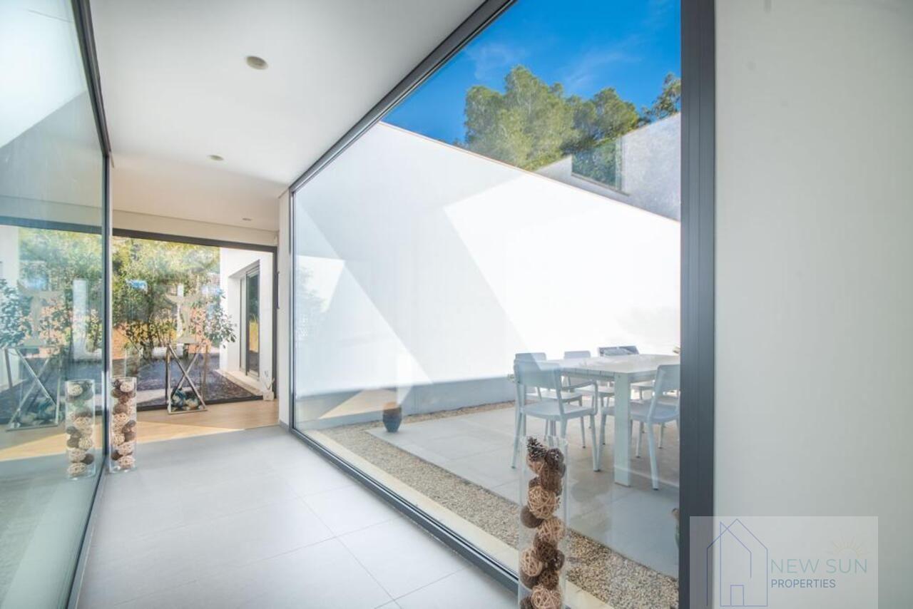 For sale of villa in Orihuela