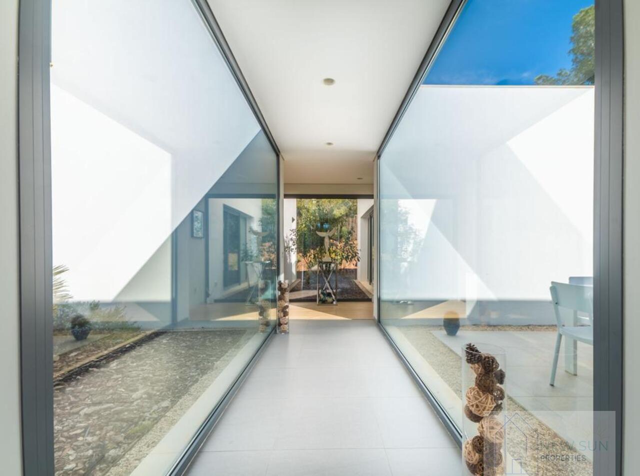 For sale of villa in Orihuela