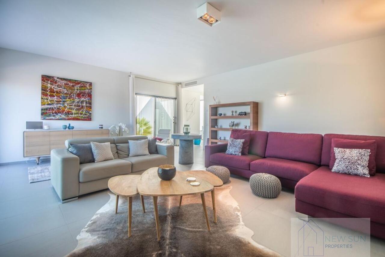 For sale of villa in Orihuela