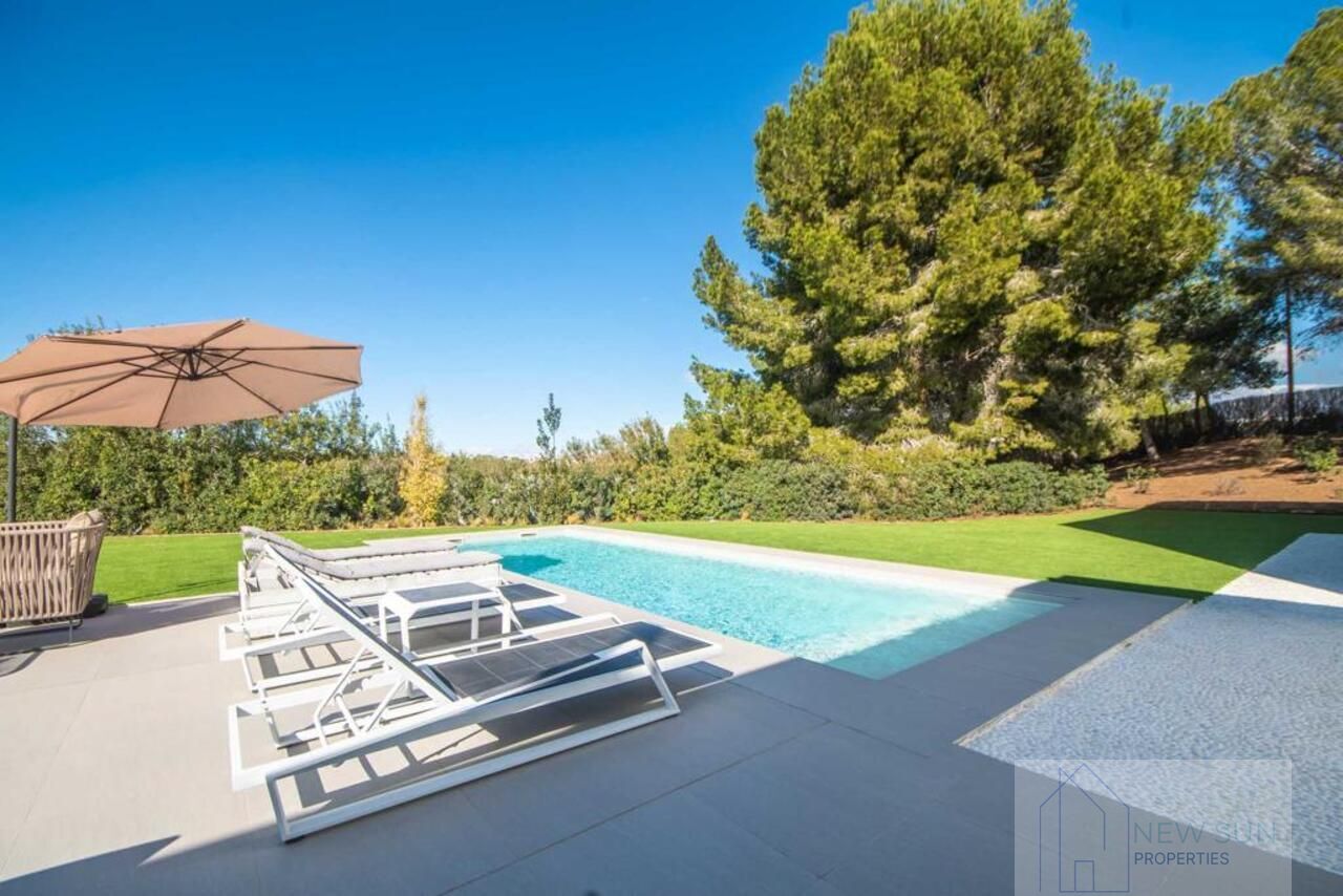 For sale of villa in Orihuela