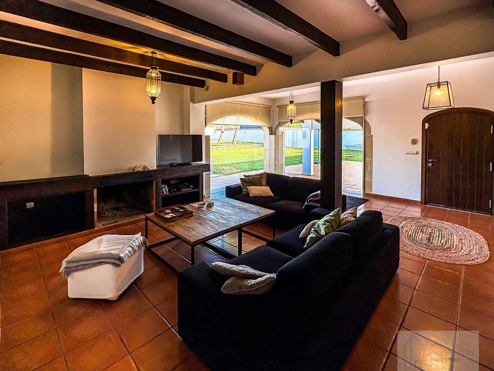 For sale of villa in Santa Pola