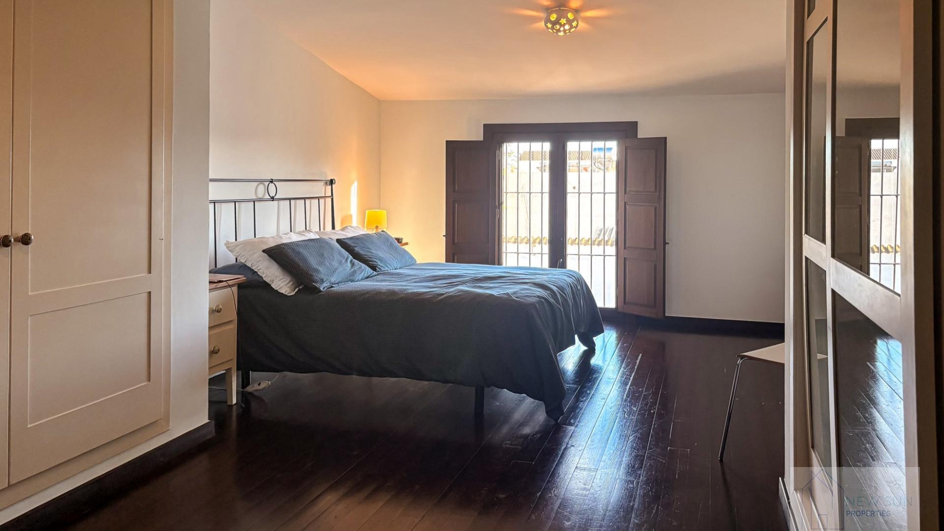 For sale of villa in Santa Pola