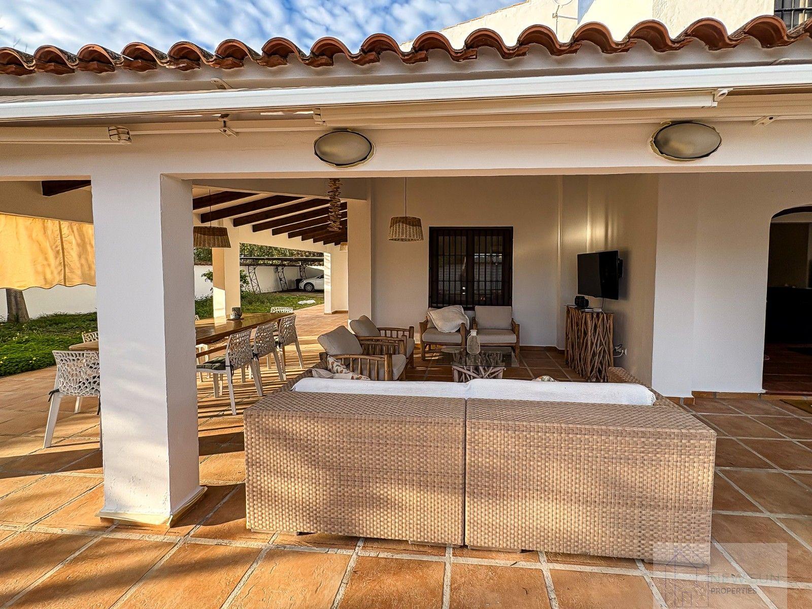 For sale of villa in Santa Pola